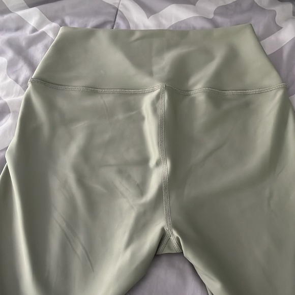 ALO Yoga High Waist Airlift Full Length Leggings Limestone Green - Picture 7 of 7
